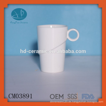 Weiße keramische kaffeetasse, keramischer Becher, kundenspezifischer Becher mit Abziehbild, einfache keramische Becher mit kundenspezifischem gedrucktem Entwurf